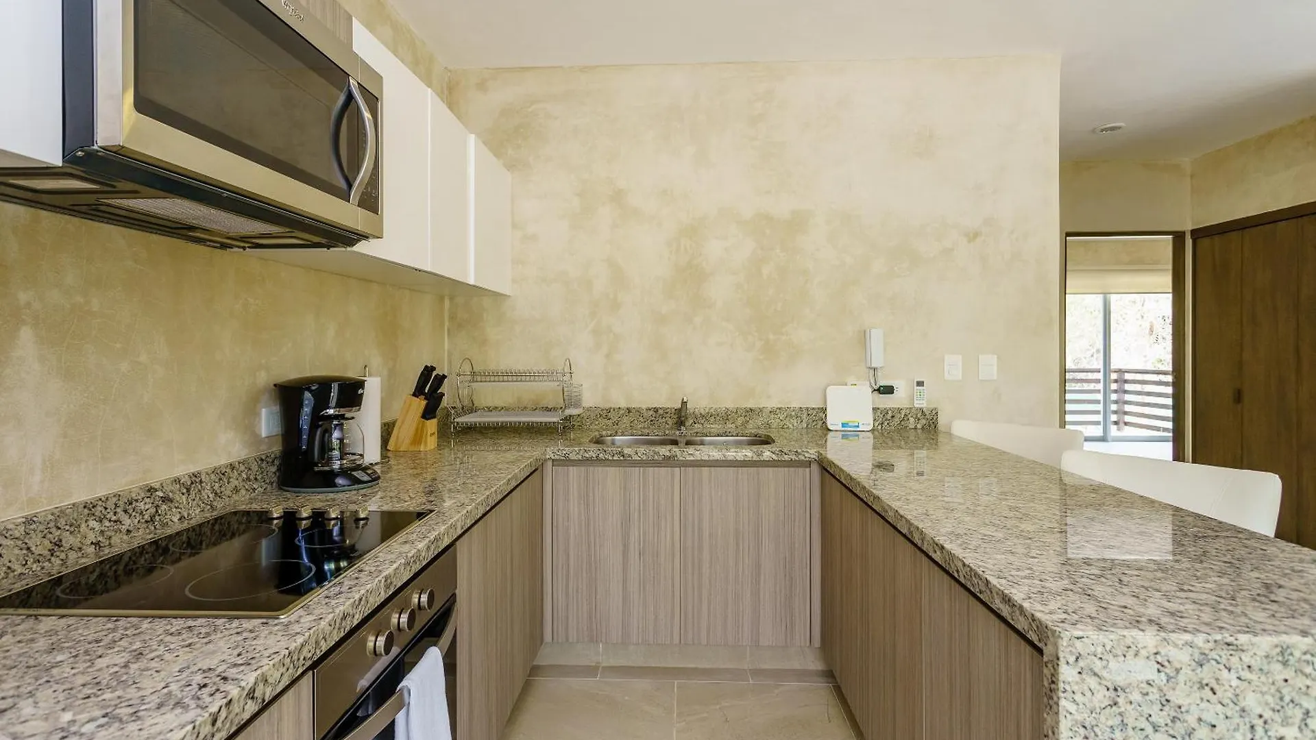 Charming Nature-Inspired Condos With Sultry Surroundings By Stella Rentals Tulum Appartement